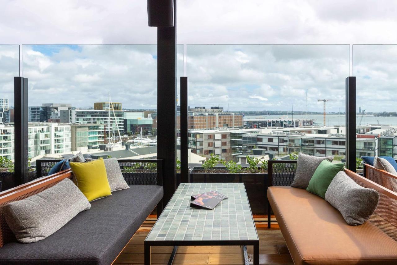 Qt Auckland Hotel Kültér fotó The rooftop bar at the Hotel