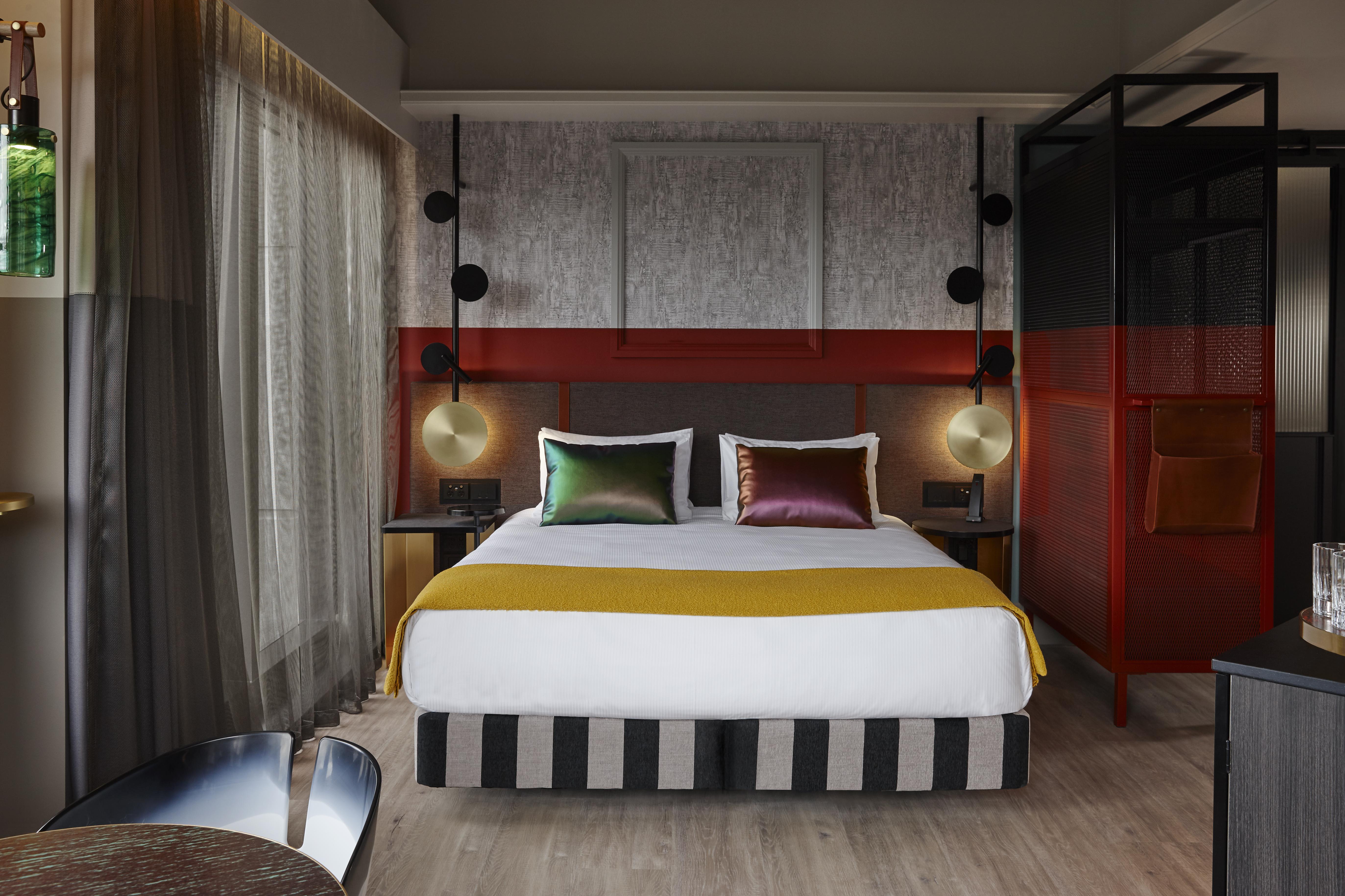 Qt Auckland Hotel Kültér fotó A bedroom at the hotel